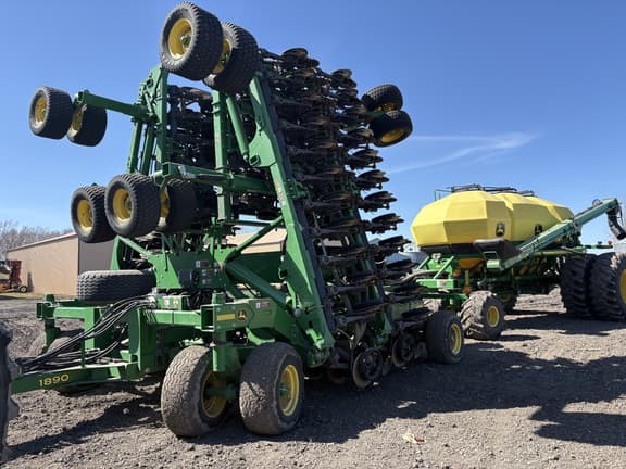 Image of John Deere 1890 equipment image 2