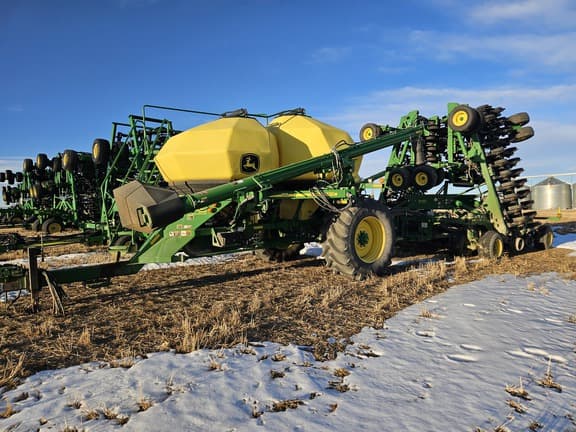 Image of John Deere 1890 equipment image 1
