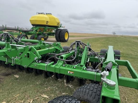 Image of John Deere 1890 equipment image 4