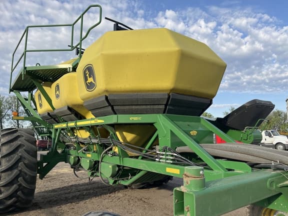 Image of John Deere 1890 equipment image 2