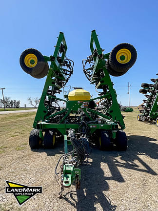 Image of John Deere 1890 equipment image 1