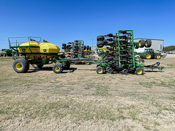 Image of John Deere 1890 equipment image 4