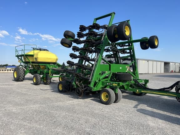 Image of John Deere 1890 equipment image 3