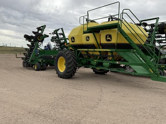 Image of John Deere 1890 equipment image 2