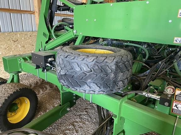 Image of John Deere 1895 equipment image 4