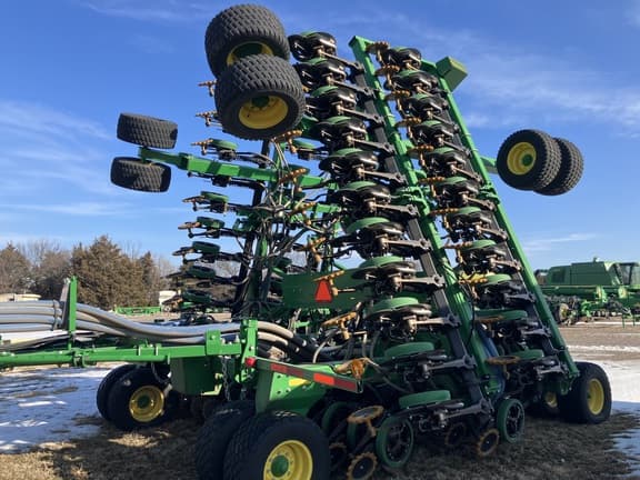 Image of John Deere 1910 equipment image 3