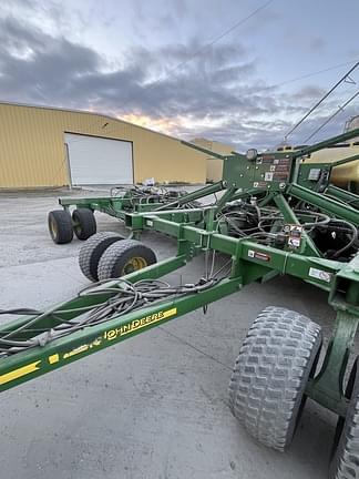 Image of John Deere 1990 Primary image