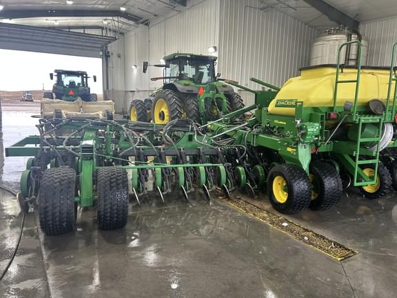Image of John Deere 1990 equipment image 4
