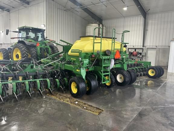 Image of John Deere 1990 equipment image 1