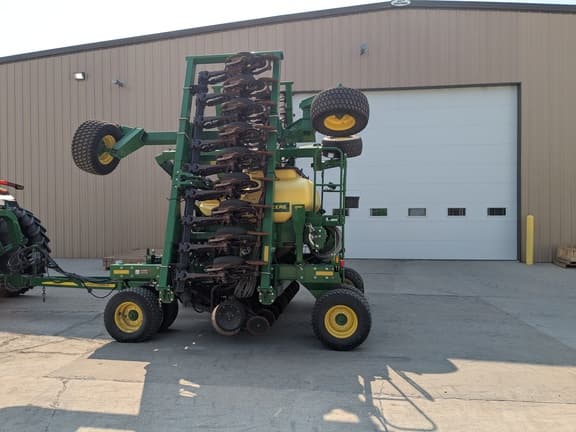 Image of John Deere 1990 equipment image 2