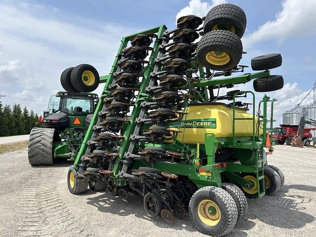 Image of John Deere 1990 equipment image 4