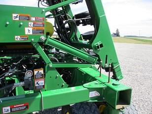 Main image John Deere 1990 14