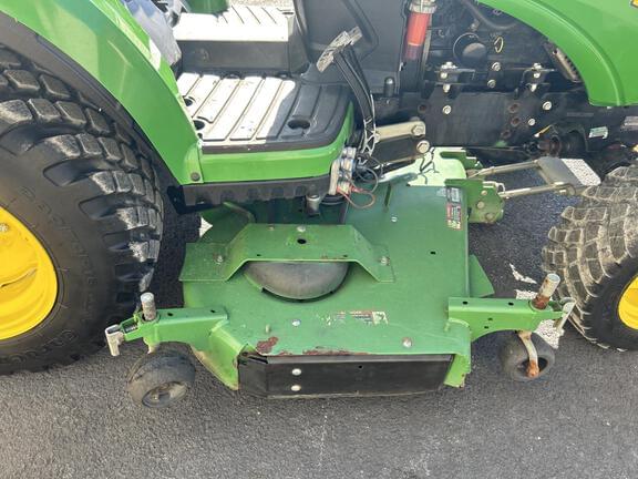 Image of John Deere 2025R equipment image 4