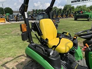 Main image John Deere 2025R 13