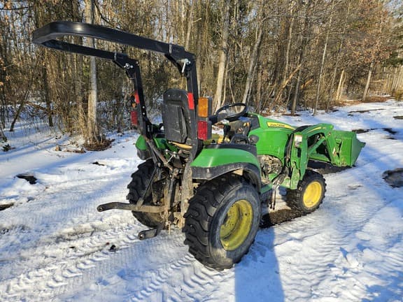 Image of John Deere 2025R equipment image 3