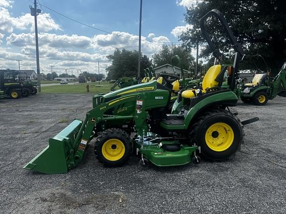 Image of John Deere 2025R equipment image 4