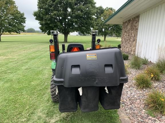 Image of John Deere 2025R equipment image 3