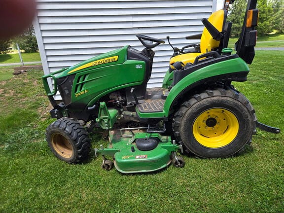 2019 John Deere 2025R Equipment Image0