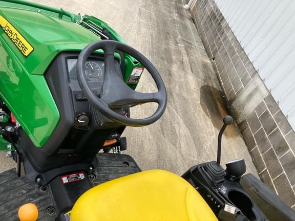Image of John Deere 2025R equipment image 4