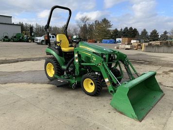 Main image John Deere 2025R
