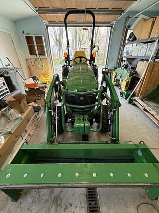 Image of John Deere 2025R equipment image 1