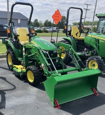 Main image John Deere 2025R
