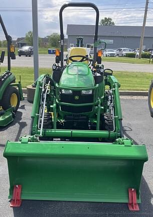 Image of John Deere 2025R equipment image 2