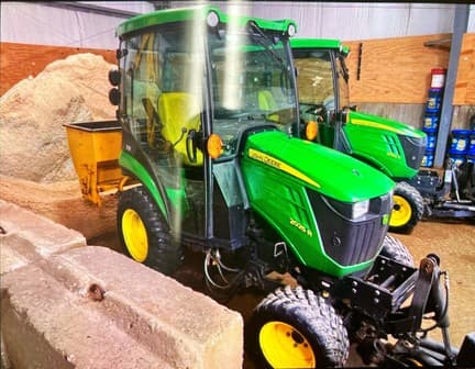 Image of John Deere 2025R Image 0