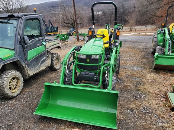 Image of John Deere 2025R equipment image 2