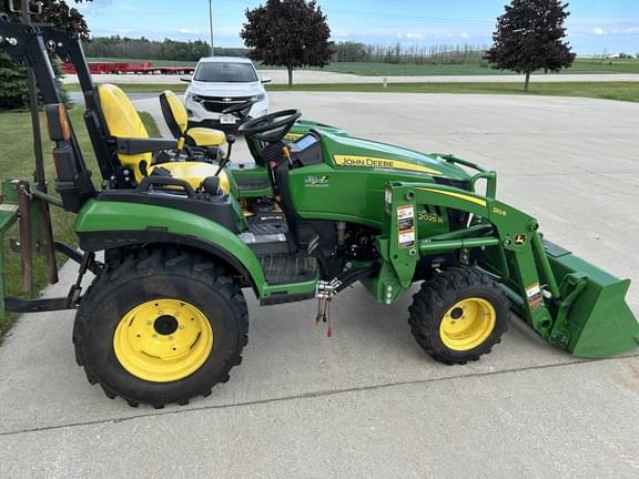 Image of John Deere 2025R Image 1