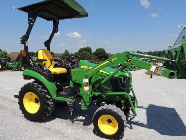 Image of John Deere 2025R equipment image 3
