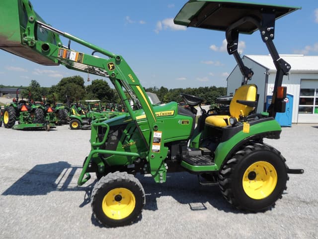 Image of John Deere 2025R equipment image 2