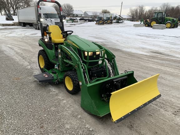 Image of John Deere 2025R equipment image 3