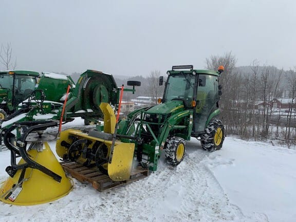 Main image John Deere 2025R