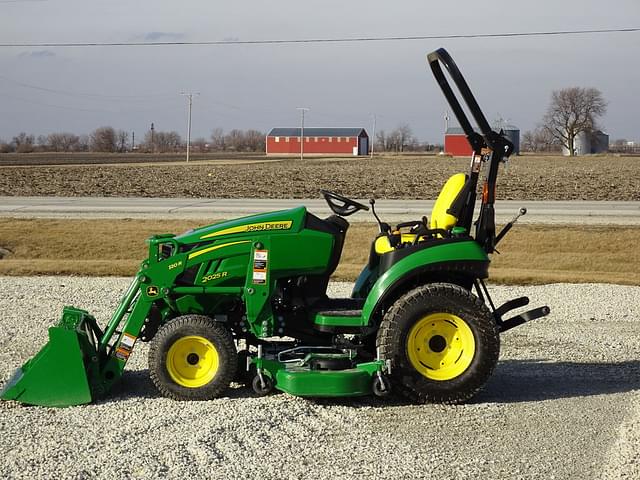 Image of John Deere 2025R equipment image 2