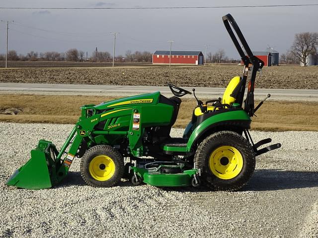 Image of John Deere 2025R equipment image 3