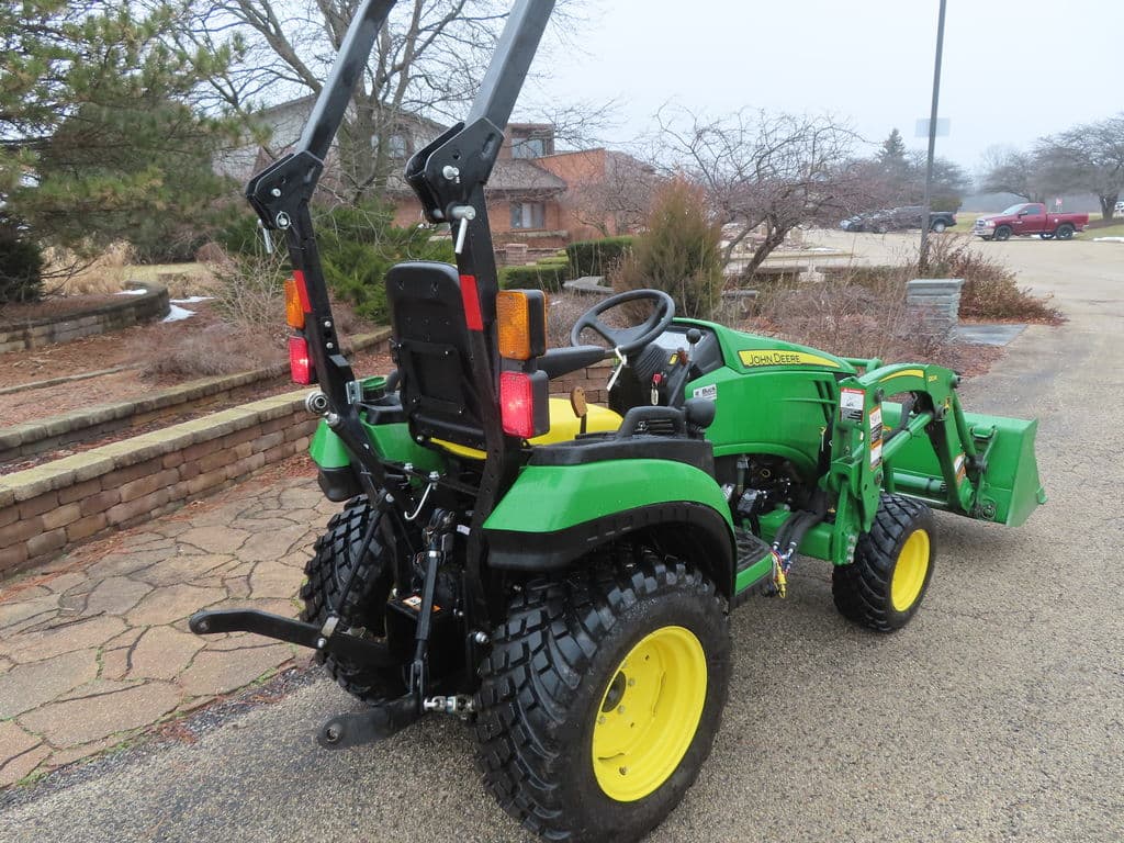 Image of John Deere 2025R Image 1