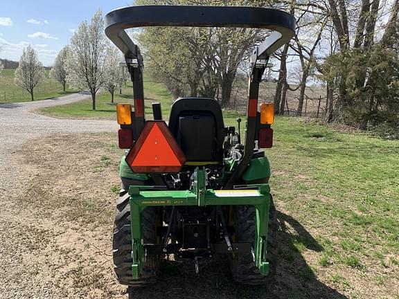 Image of John Deere 2025R equipment image 4