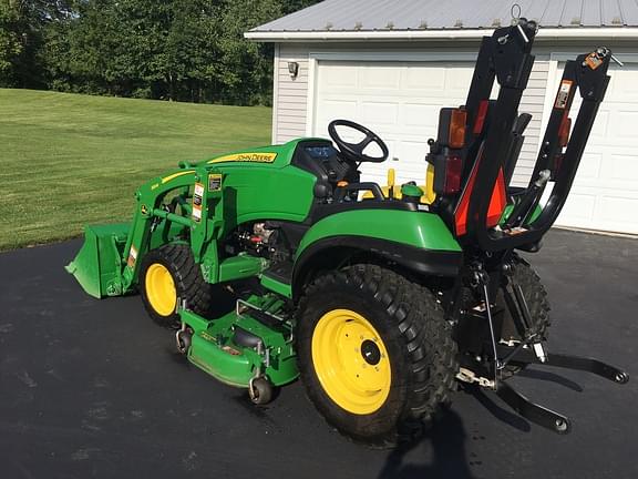 Image of John Deere 2025R equipment image 1