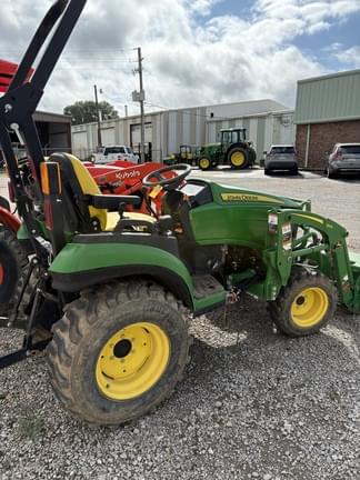 Image of John Deere 2025R equipment image 3