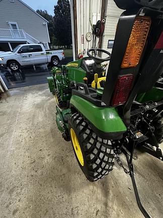 Image of John Deere 2025R equipment image 4