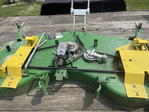 Image of John Deere 2025R equipment image 4