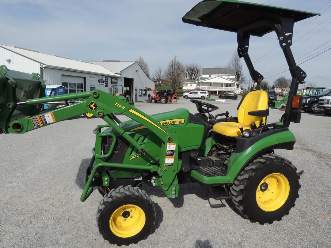 Image of John Deere 2025R Primary image