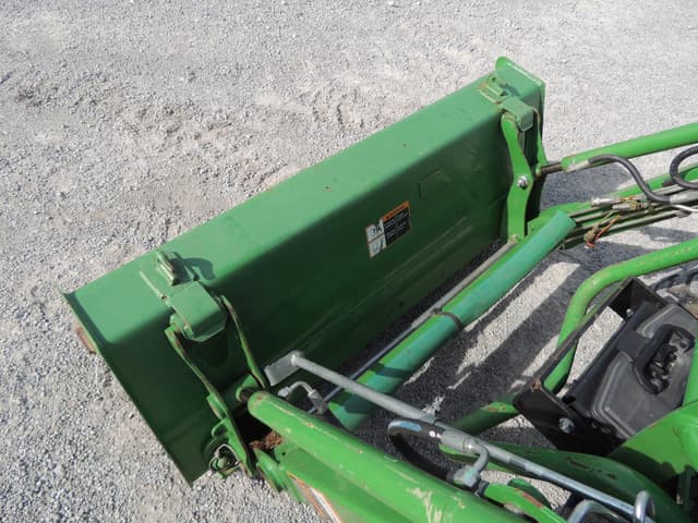 Image of John Deere 2025R equipment image 4