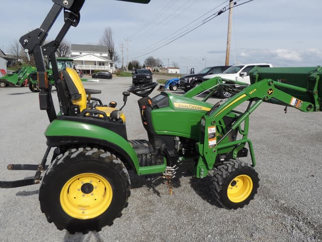 Image of John Deere 2025R equipment image 3
