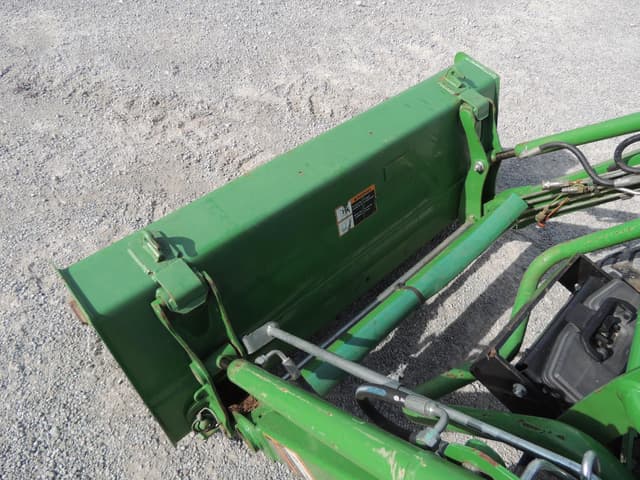 Image of John Deere 2025R equipment image 4