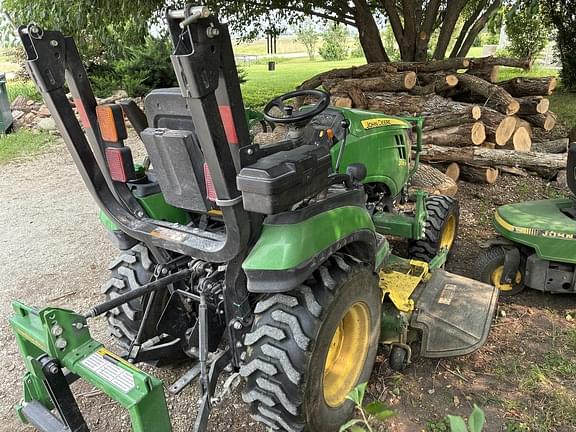 Image of John Deere 2025R equipment image 4