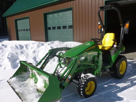 Image of John Deere 2025R equipment image 1