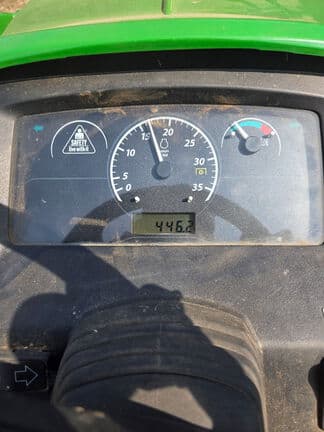Image of John Deere 2025R equipment image 4