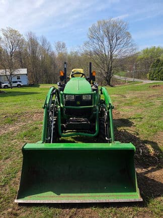 Image of John Deere 2025R equipment image 1